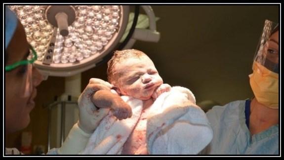 Image Border Editor: https://www.tuxpi.com/photo-effects/borders